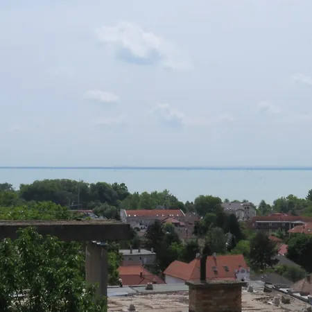 מלון Balatonalmádi Prima Porta Vendeghaz מראה חיצוני תמונה