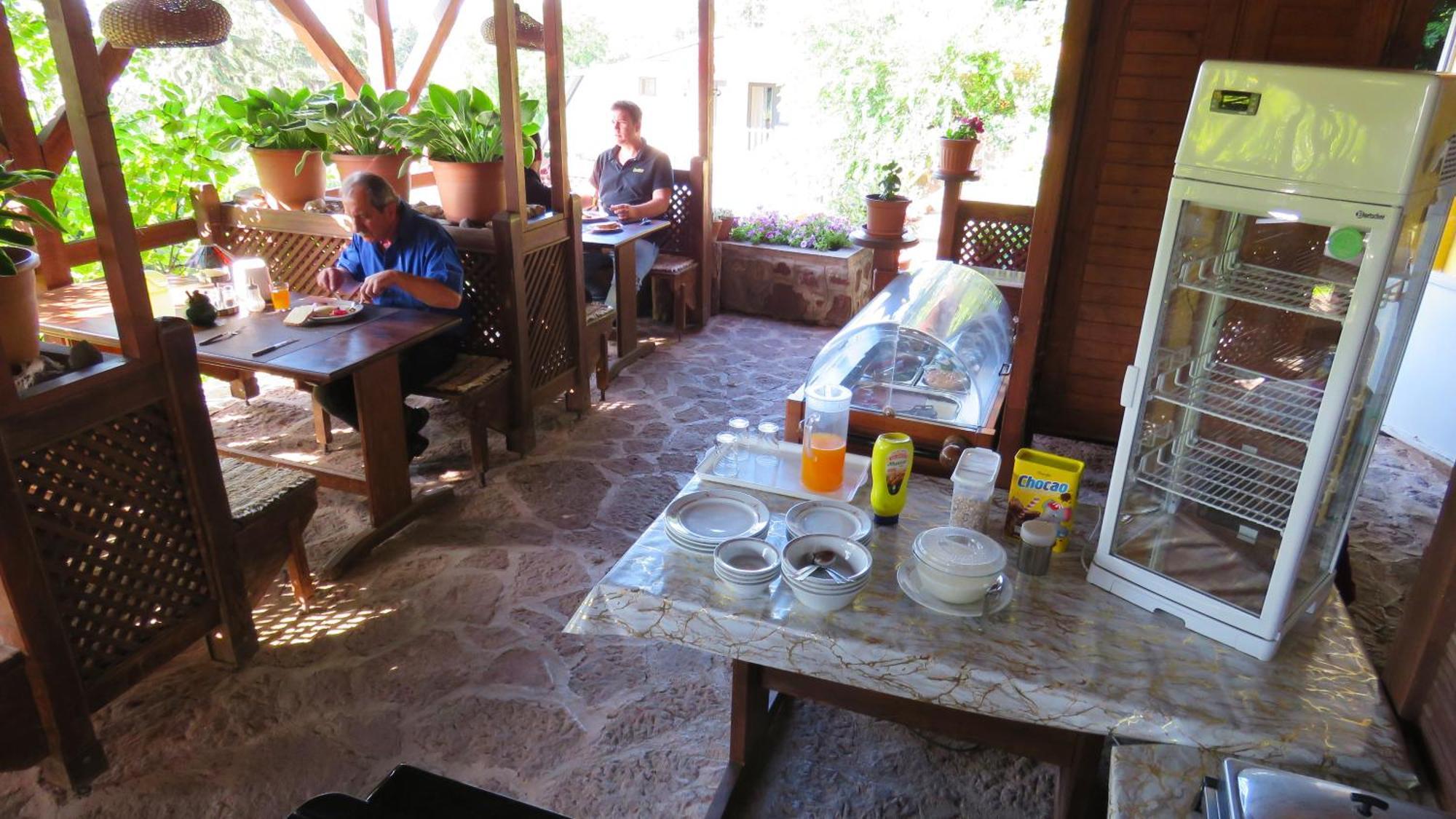 Prima Porta Vendeghaz Guest house 4*