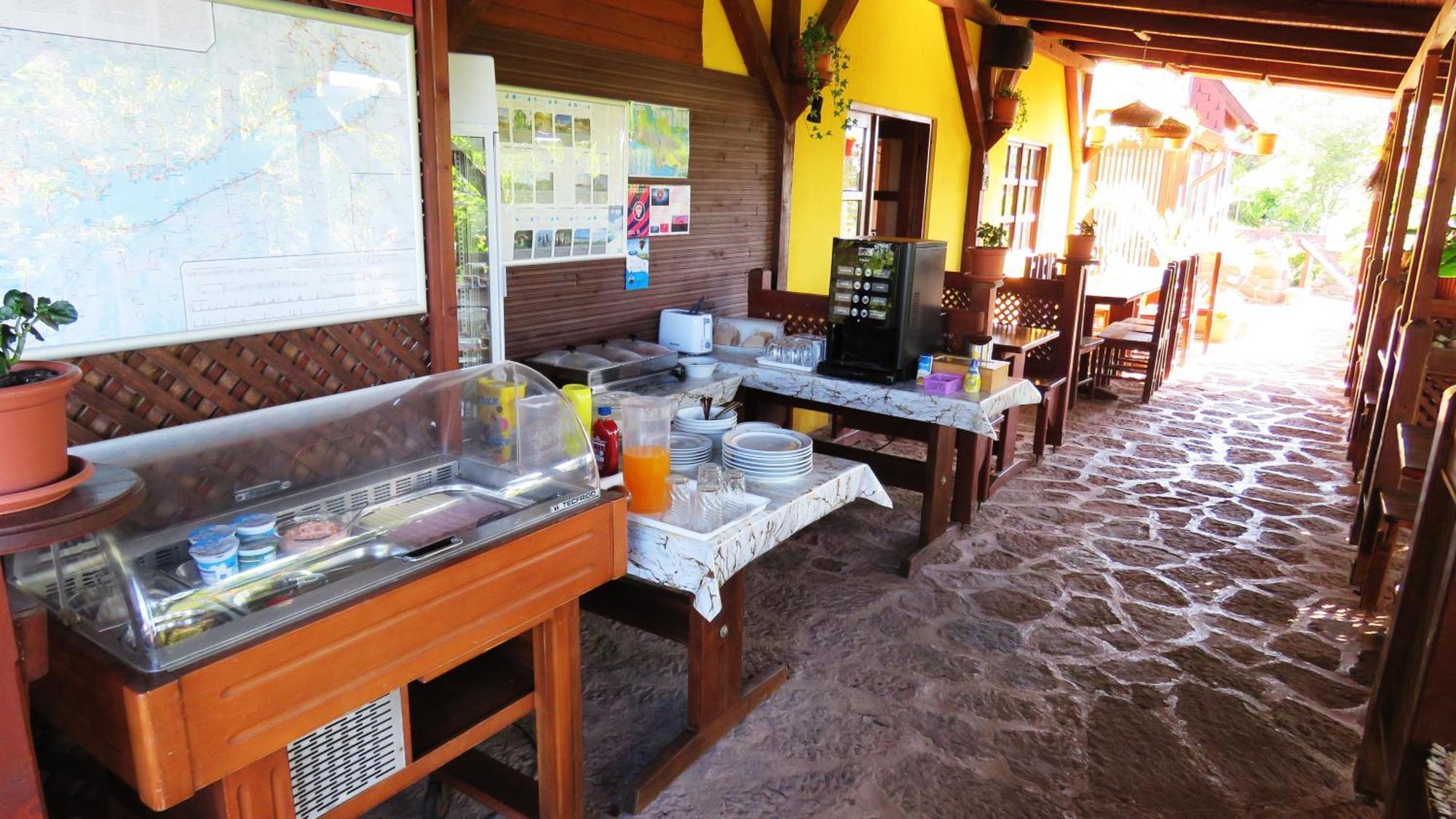 Gasthof Prima Porta Vendeghaz 4*