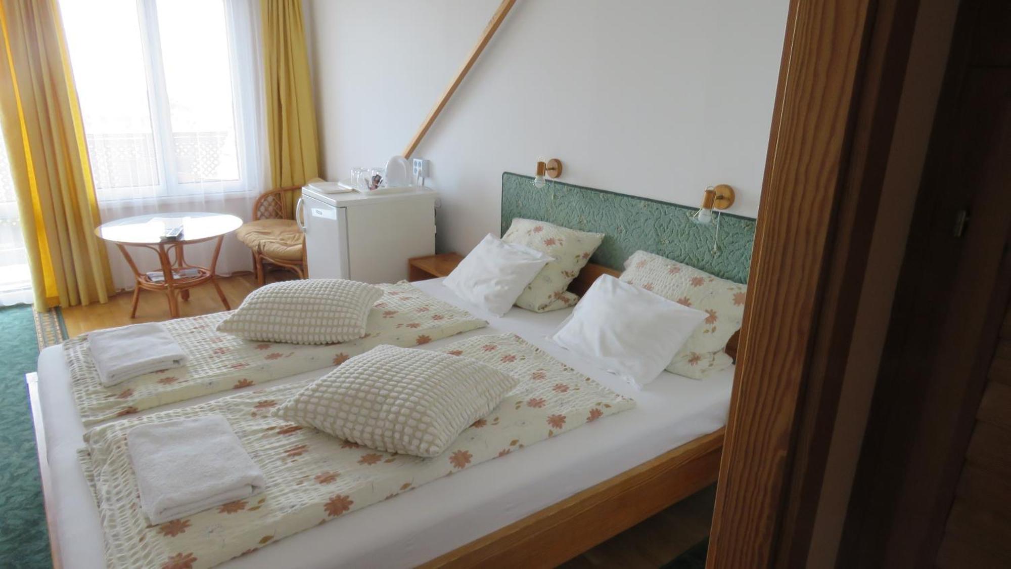 Prima Porta Vendeghaz 4* Balatonalmadi